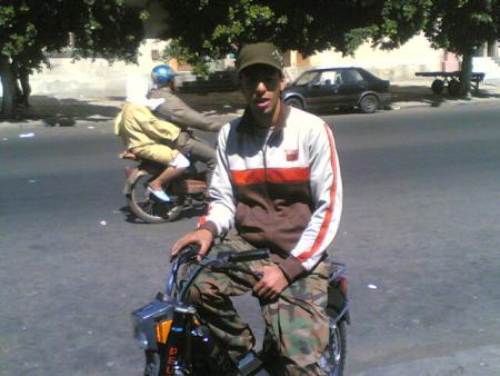 YOUNESS moul 103 lka7la